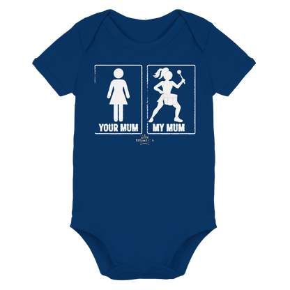 Drumella „Your Mum – My Mum“ Babybody - Organic Baby Bodysuit