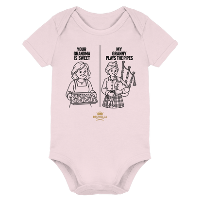 My Granny plays the Pipes - Dudelsack - Baby Bodysuit - Drumella